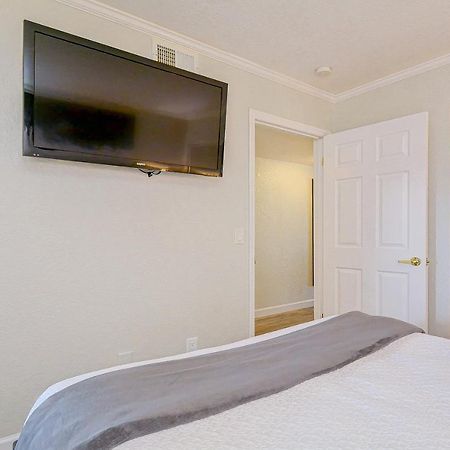 441-Waterfront, Amazing Views, Wifi, Pool And Close To Bucs Stadium タンパ エクステリア 写真